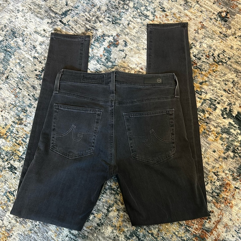 AG the Farrah skinny ankle jean size 26